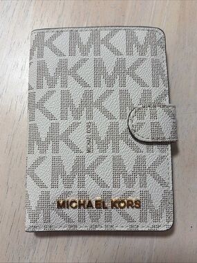 Michael Kors Monogram Passport Wallet - Beige/Gold Snap Closure NWT MK Print